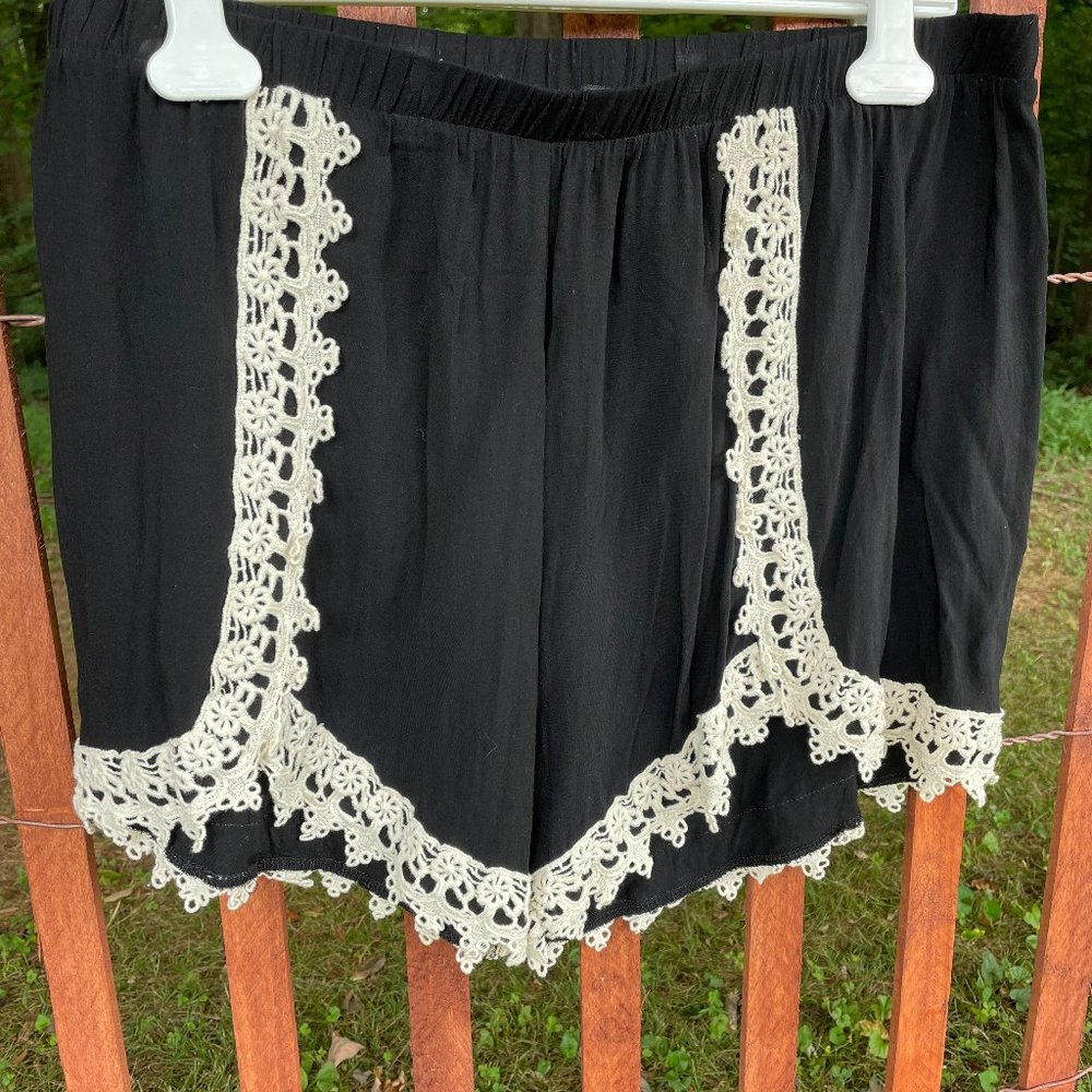 Rue 21 Black lace shorts